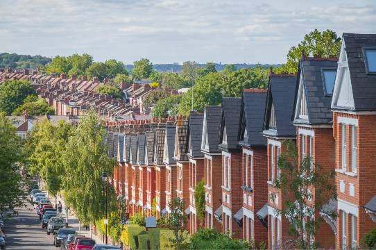 How a Leading Property Website Partnered with Aira to Significantly  Improve Their Organic Traffic by Increasing Average Monthly Backlinks 10x